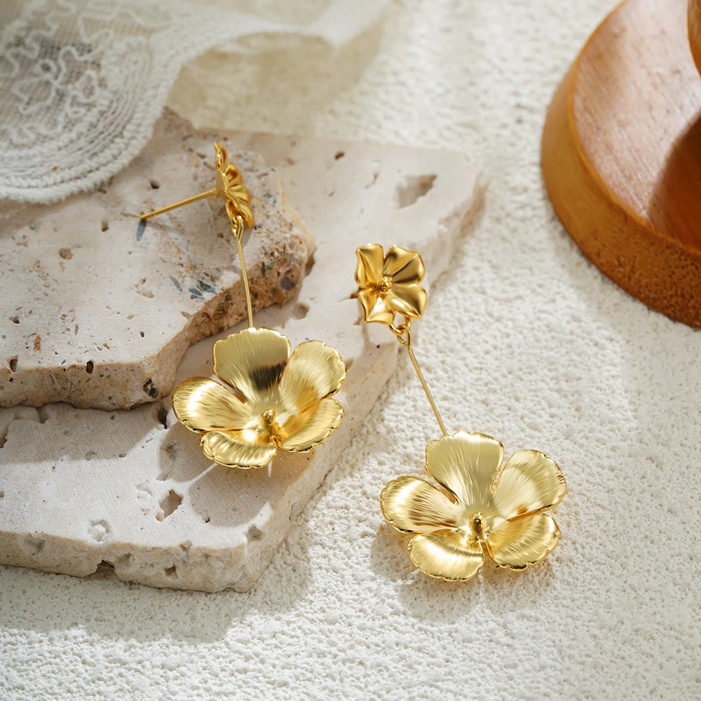 Elegant Big Flower Dangle Earrings 18K Gold Plated Long Hanging Cherry Blossoms Lightweight Studs Ball Party Jewelry Bijoux Aros