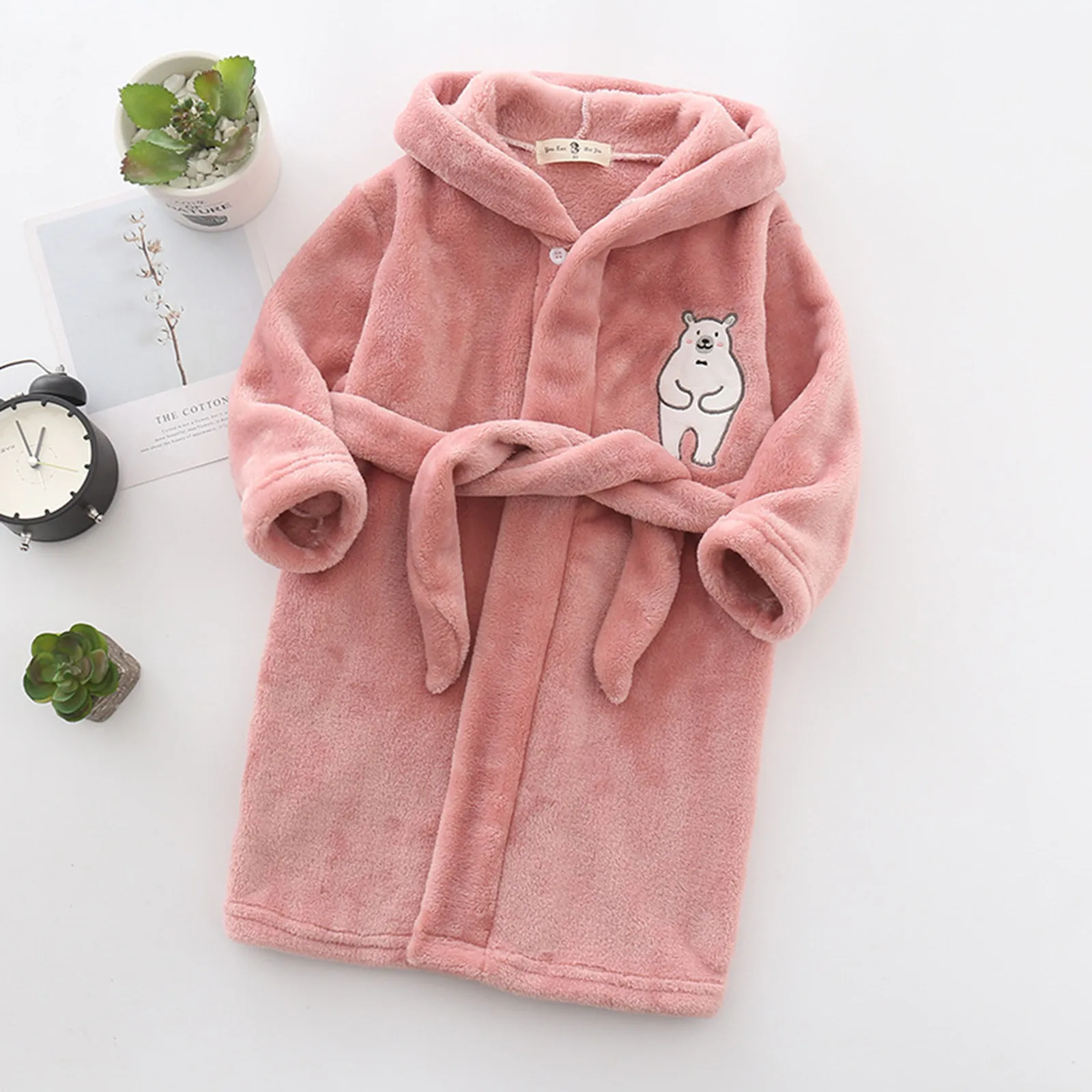Flannel Children Bathrobe Thick Baby Girls Cartoon Hooded Bathrobe Child Toddler Bath Towel Robe Winter Baby Clothing Sleepwear