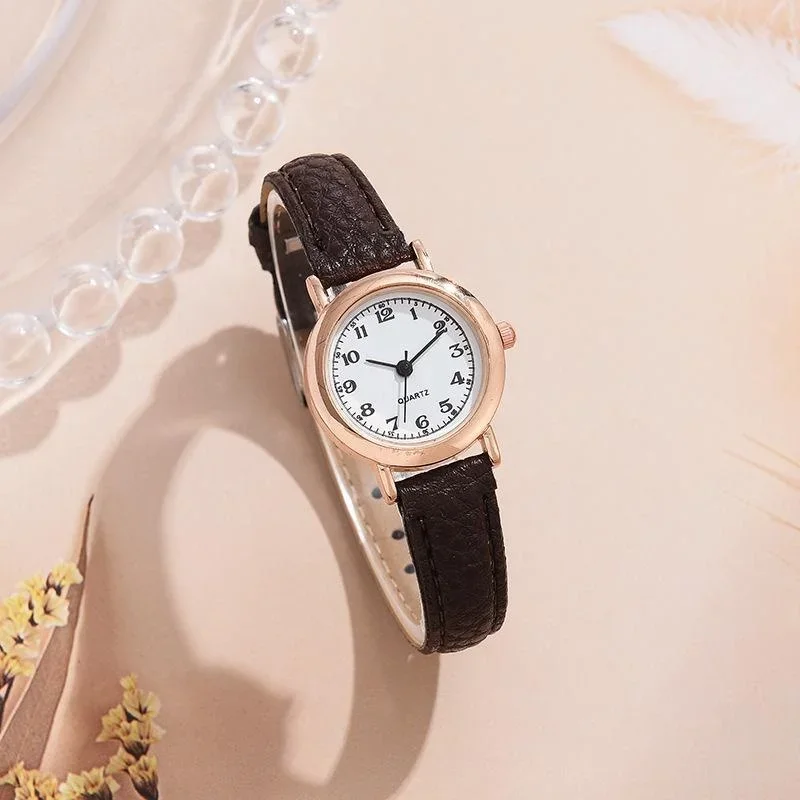 Classic Women's Casual Quartz Leather Band Strap Watch New Round Analog Clock Wrist Watches Designer Watches 6