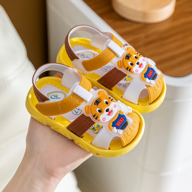 Summer Baby Boys Girls Sandals With Sound Soft Bottom Cure Cartoon Animals Prints Breathable Casual Childrens Call Sandals Shoes