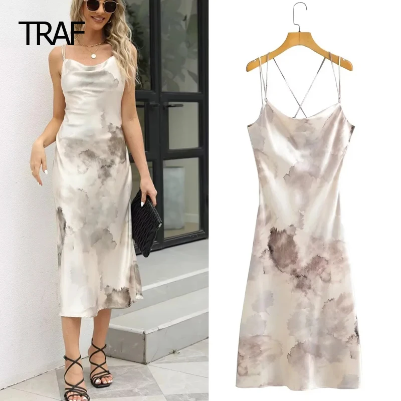 

Платье-комбинация летнее с цветочным принтом, без рукавов, с открытой спиной