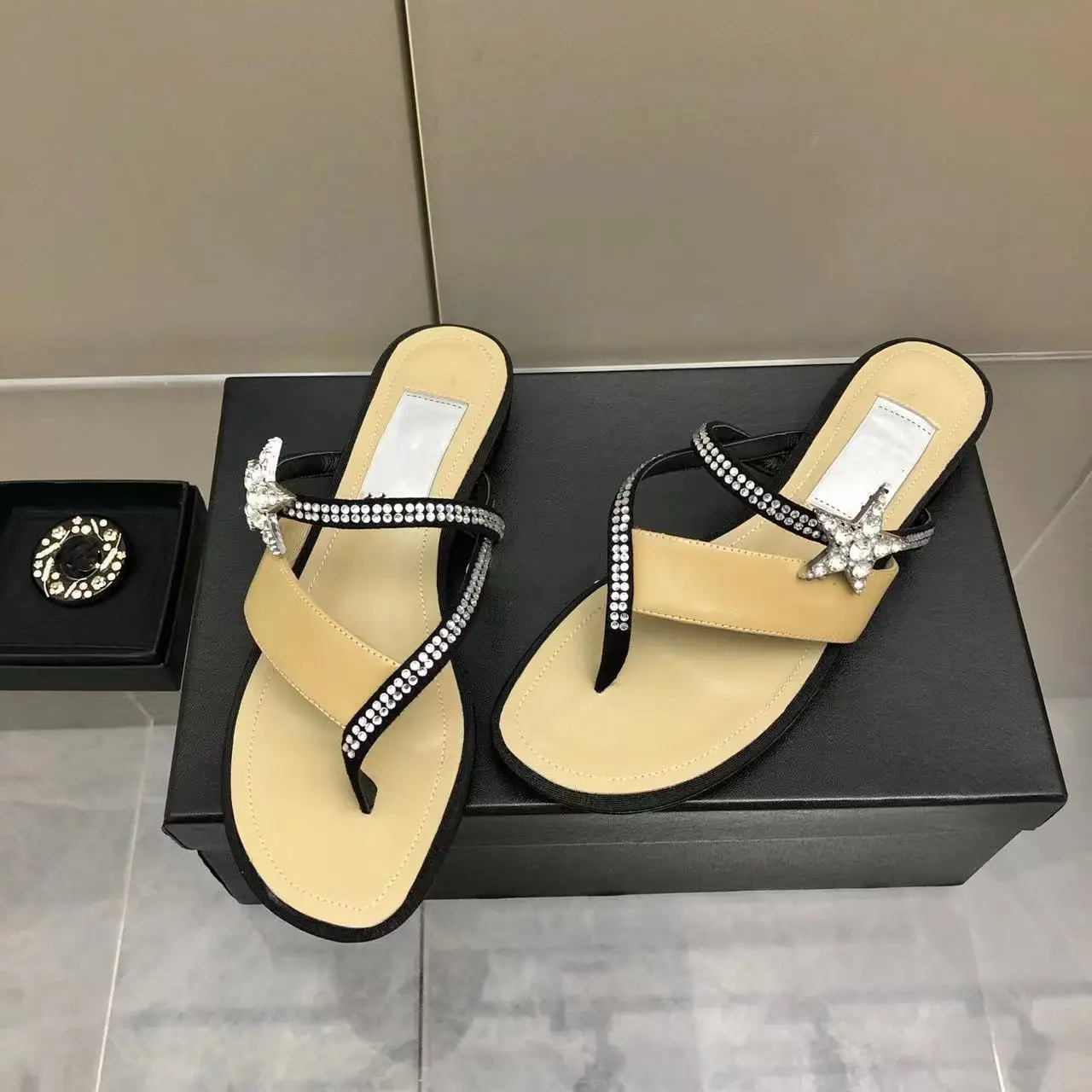 

Bordered Rhinestone Solid Colors Sandals Square Low Heel Open Toe 2023 Fashion Summer Women Shoes Casual Zapatillas Mujer