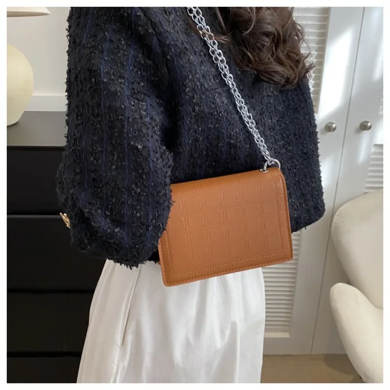 Chain Small Square Crossbody Bag New Vintage Simple Fashion Shoulder Bag Versatile Checkered Tofu Block Shoulder Crossbody Bag