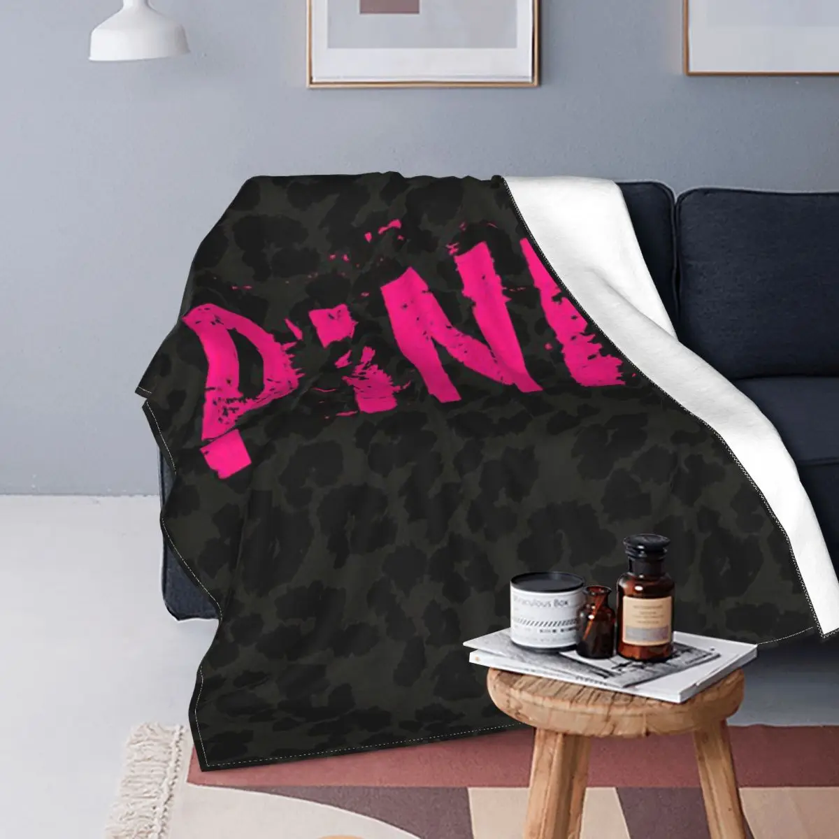  Girl Black Pink Girly Things Luxury Lipstick Throw Blanket  Flannel Fleece Velvet Blanket Lightweight Cozy Plush Microfiber Bed Blanket  Luxury Lap Blanket 50x40 : לבית ולמטבח