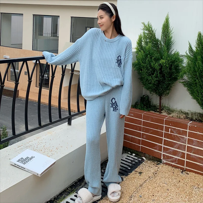 Soft and fluffy half edge velvet pajamas for women wholesale thickened and warm winter pajamas for women's home wear that can be