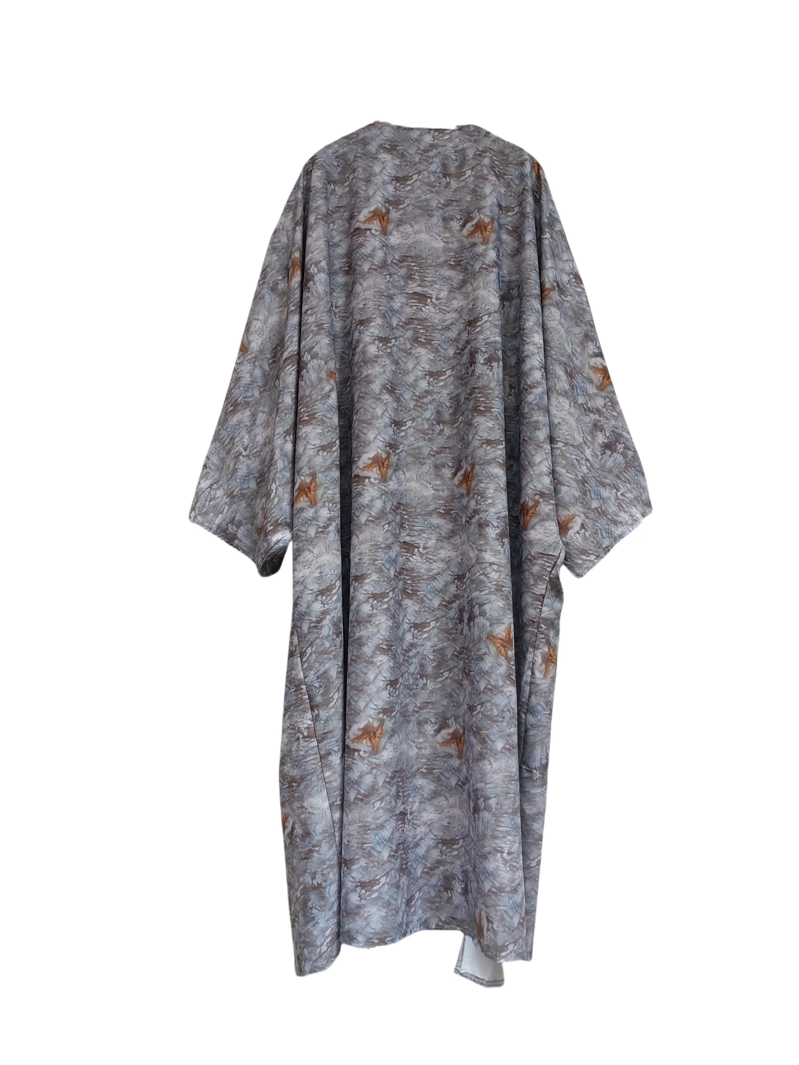 عباية رمادي رخامي – أناقة هادئة بلمسة عصرية