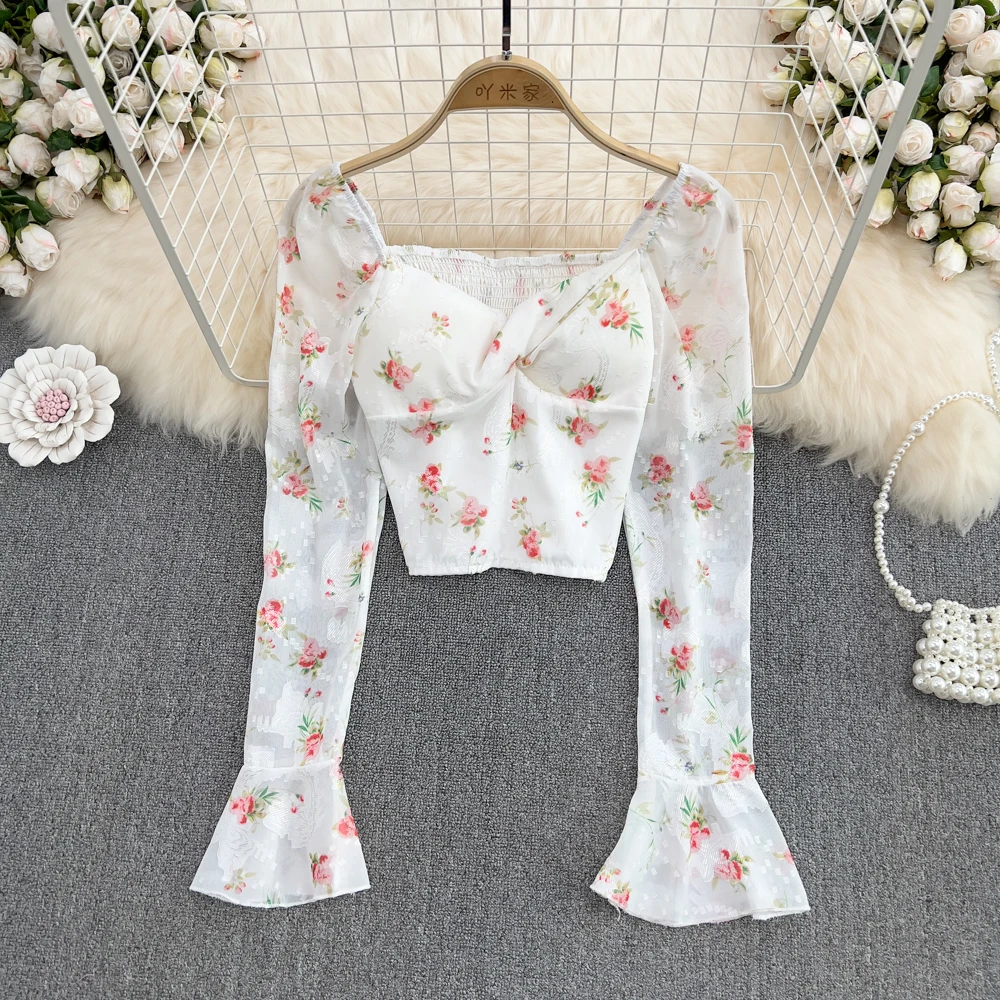 

Square Neck Kink Puff Sleeves Floral Chiffon Shirt Women's Western Chic Flared Sleeves Slim Short Top Spring