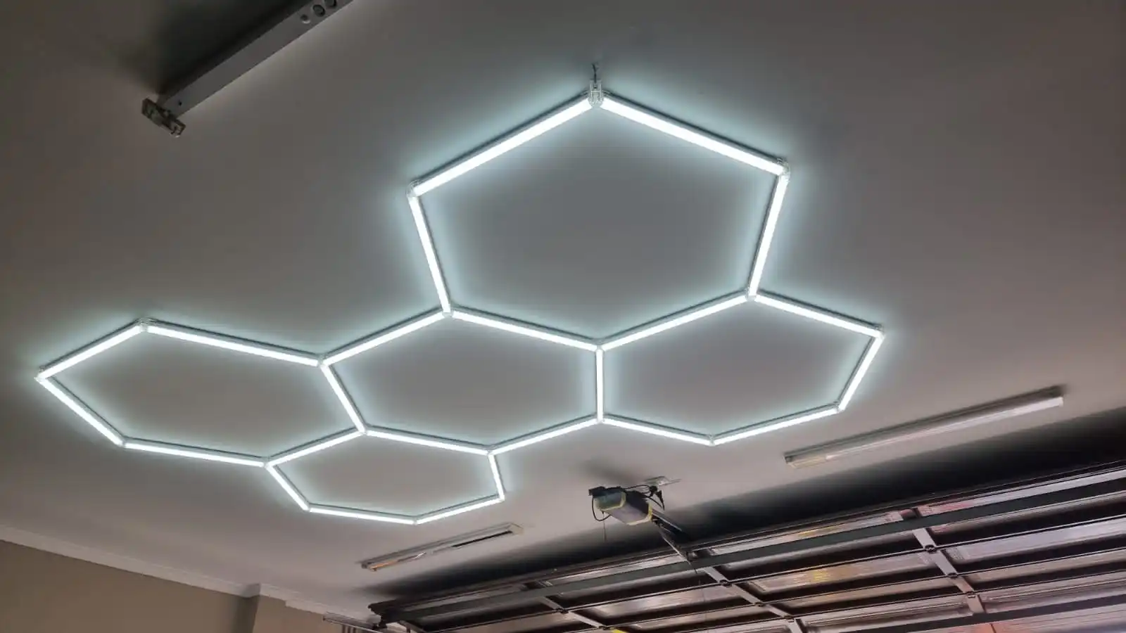 Lumière LED hexagonale pour la décoration, salon de coiffure, salon de  coiffure, PRInterior Design - AliExpress