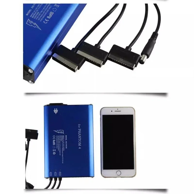 Vue détaillée du chargeur multifonctionnel 4-en-1 avec indicateurs LED et connecteurs