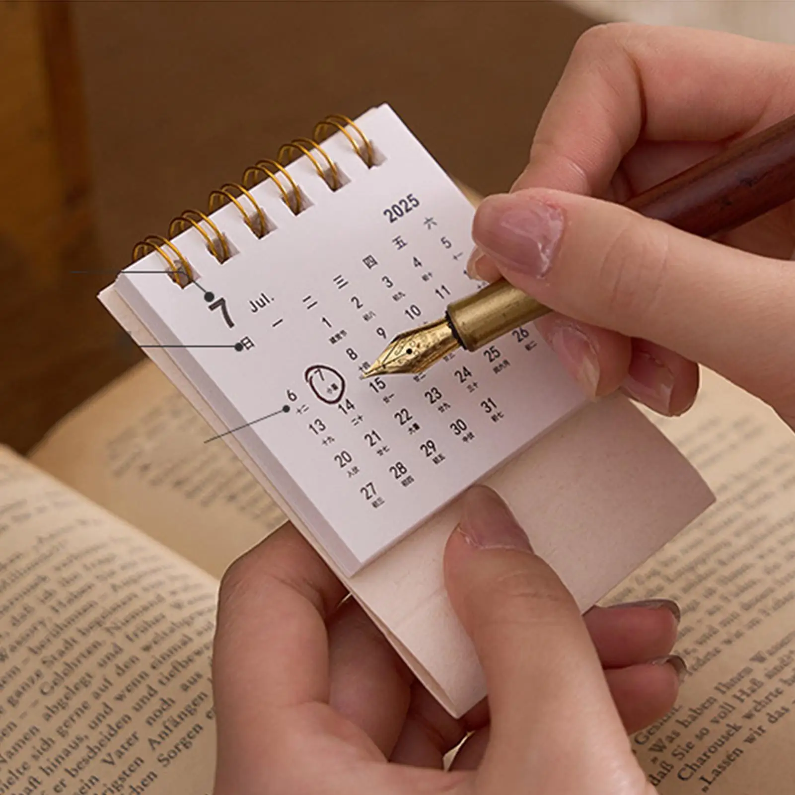 2025-2026 Desk Calendar, From May 2025 To December 2026, 20-Month Small Calendar, 6.5x7x3cm Paper Small Desk Calendar Calendar