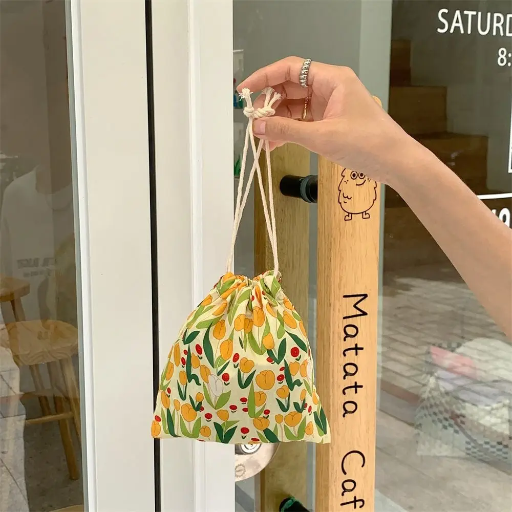 

Cloth Floral Drawstring Bag Creative Mini Tulips Toiletry Makeup Organizer Retro Ins Style Storage Bag Travel