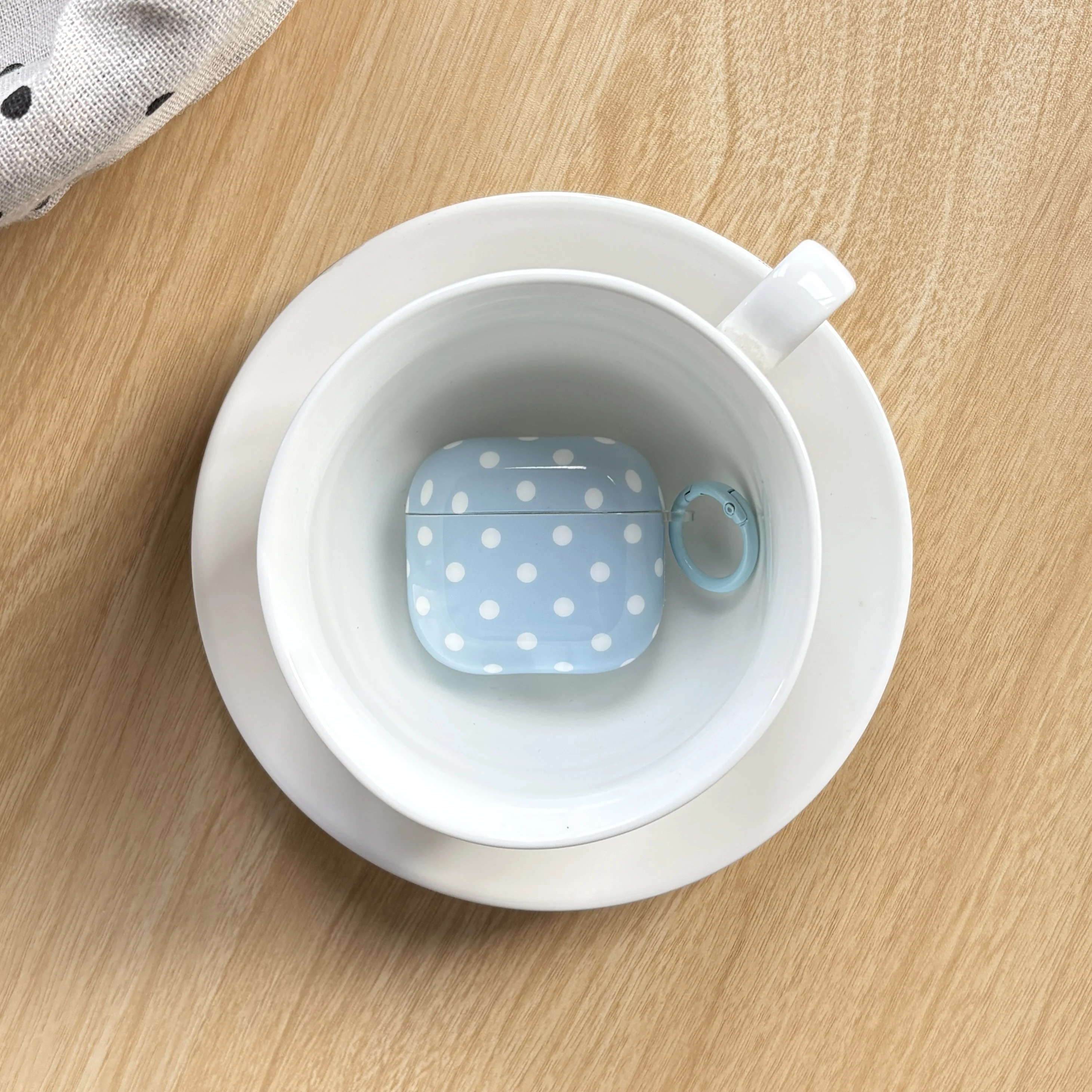 Chic Glossy Light Blue Wave Point Earphone Cover Case