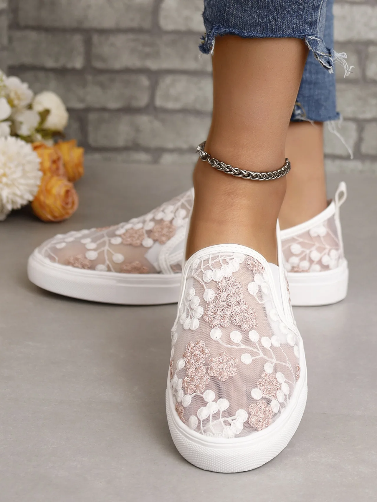 Women's breathable embroidered shoes, soft, comfortable & fashionable