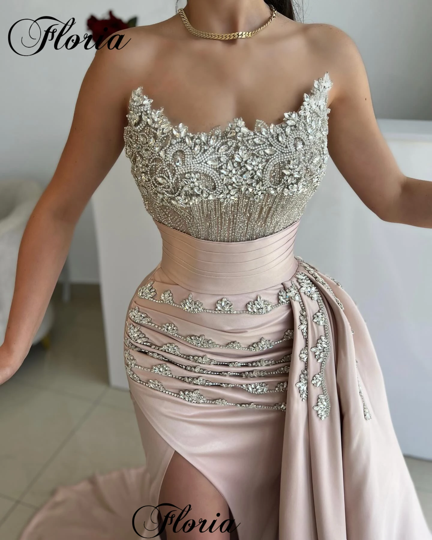 Vintage Strapless Prom Dresses With Side Slit Sleeveless Sexy Cocktail Dresses With Crystals Vestidos Femenino Birthday Dress