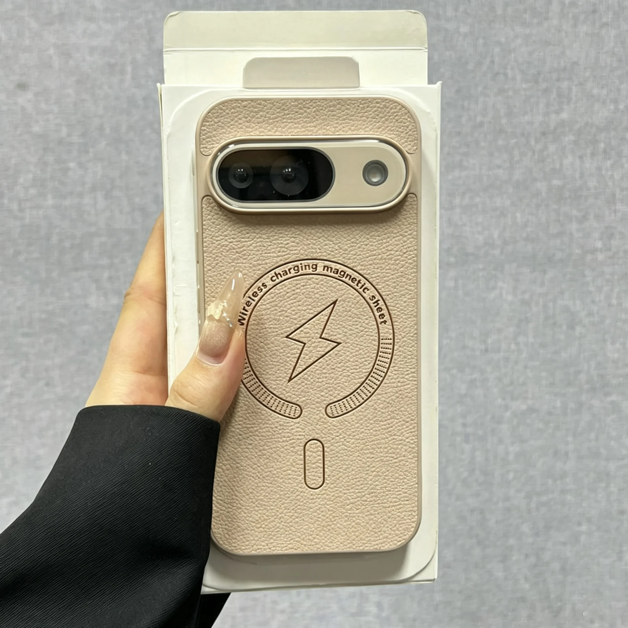Luxury Retro Hard Leather Pattern Plating Magnetic Phone Case with Magsafe Charging Compatibility