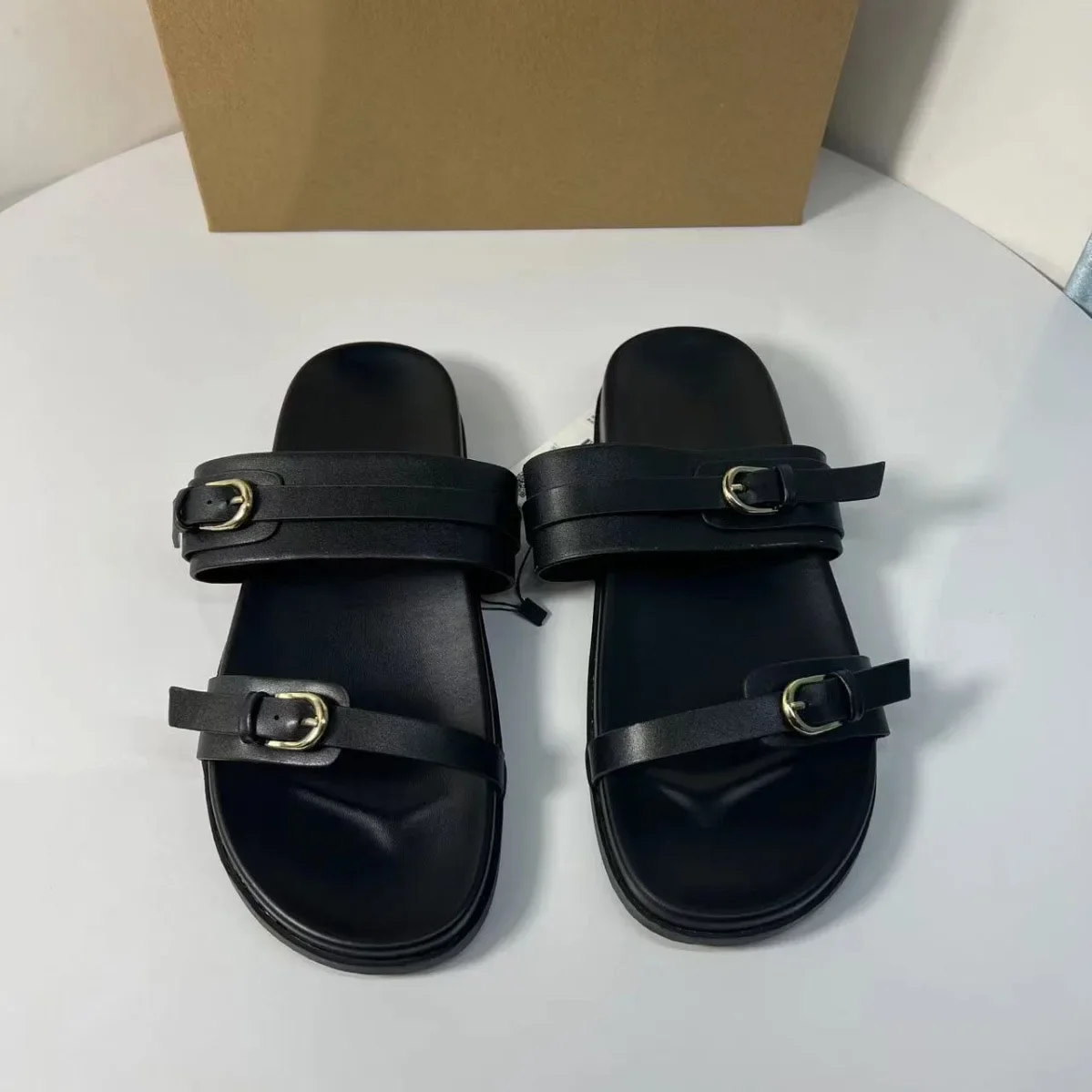 Рисунок 4 - Новые женские туфли с толстой подошвой