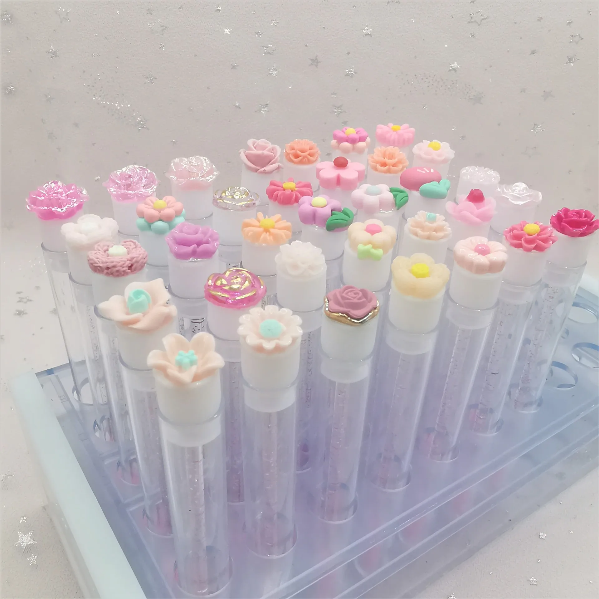 50pcs 재사용 가능한 로즈 속눈썹 브러시 속눈썹 연장을위한 빈 튜브 교체 가능한 마스카라 완드 눈썹 브러시 애플리케이터 방진