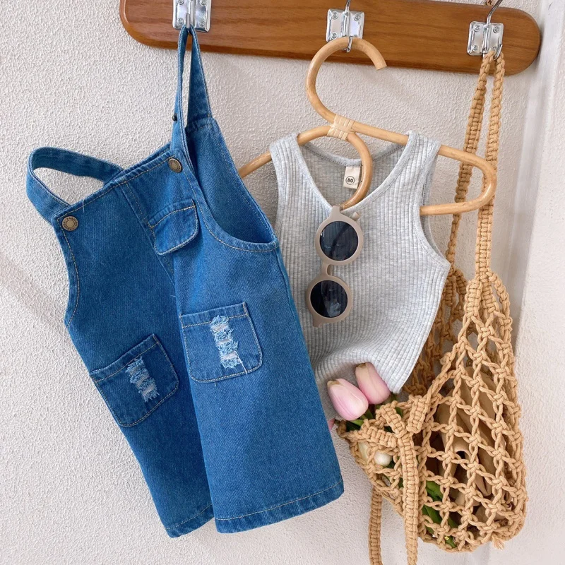 

Spring and Summer New Girls' Denim Suspender Dress and Sleeveless Vest Two-Piece SuitWS