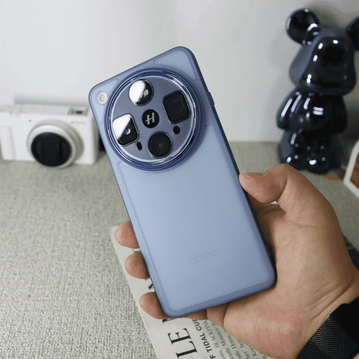 Simple Transparent Magnetic TPU Anti-Fall Skin-Friendly Case with Eyebrow Design