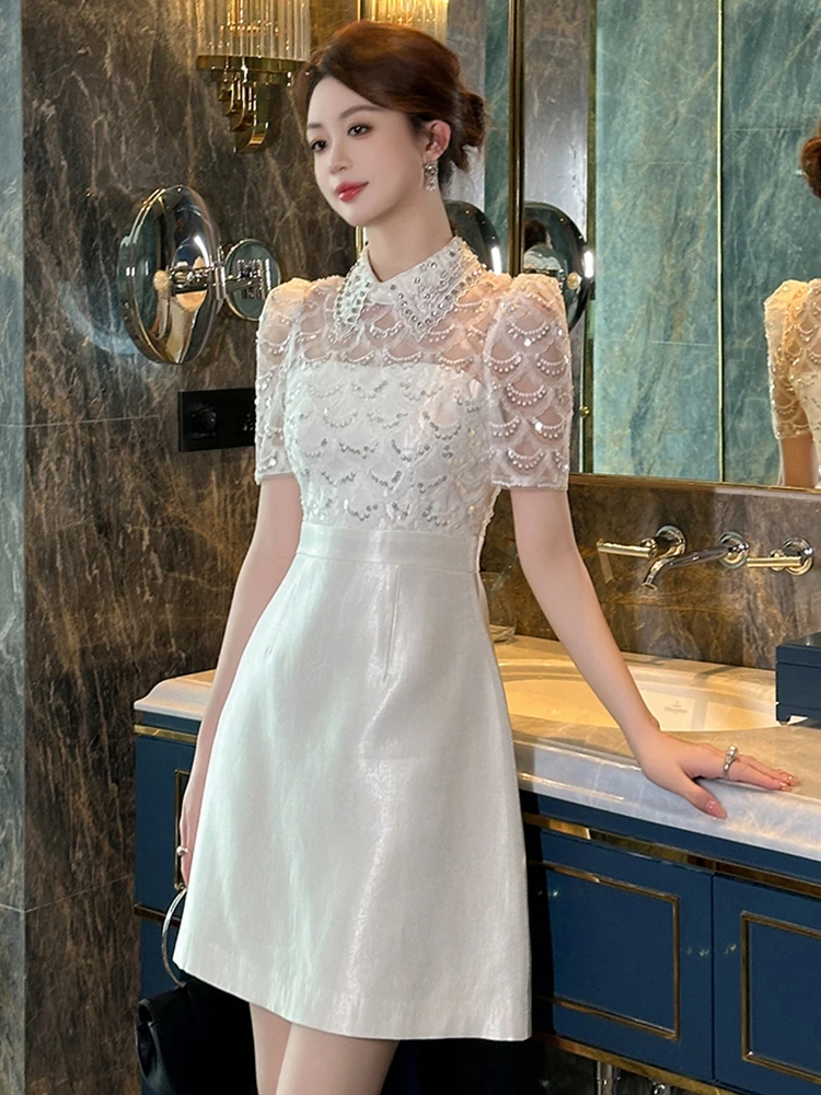 Vestido corto acampanado de satén blanco elegante de verano, ropa