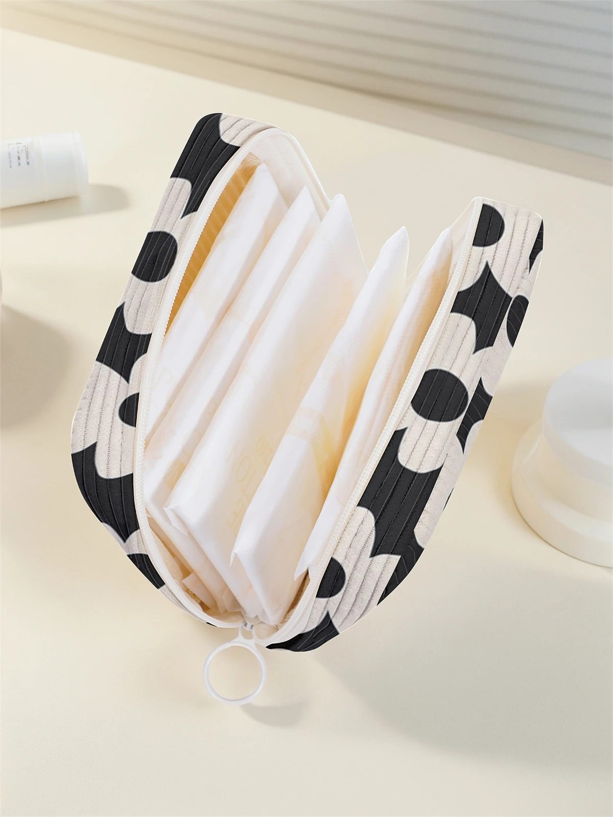 Floral pattern printed sanitary napkin storage bag, women's lightweight tissue bag, sanitary tissue bag