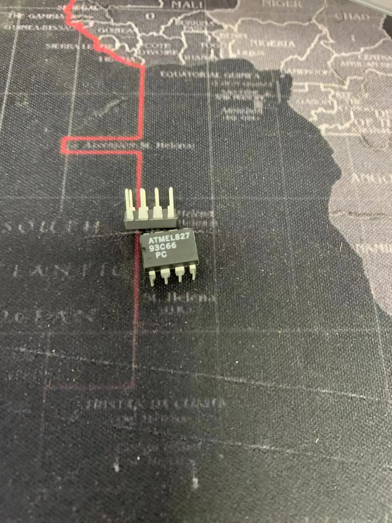 

ATMEL827 (5 шт.) подходящий BOM/универсальный чип