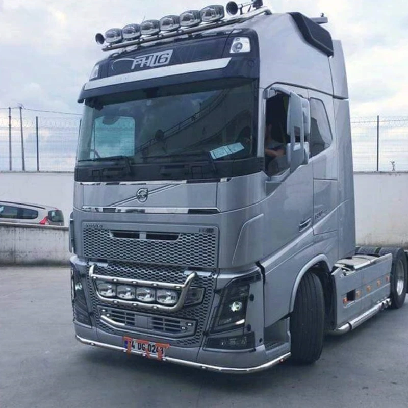 LH and RH For Volvo truck FH4 IV EURO 6 front Air corner Angle Deflector Panel truck air deflector panel LH 82392945 + RH 82392946