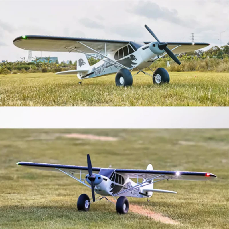 Détail de l'aile de l'avion RC PNP ou RTF 1300mm, avec servos et connecteurs.