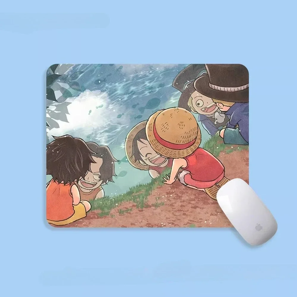 애니메이션 2차원 사무실 데스크탑 매트 E-스포츠 게임 키보드 패드 고화질 원피스 주변기기 가죽 마우스 패드