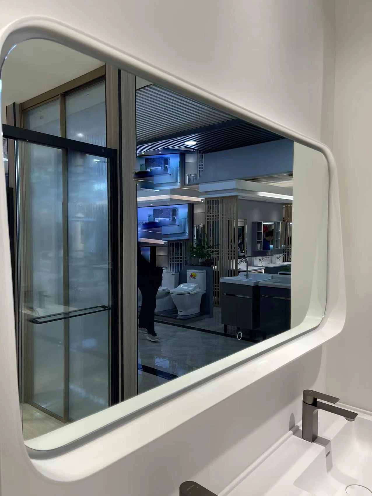 Description Picture 6 of item47.0“ Bathroom Furniture Corian Basin Oka Wood Cabinet Custom-Made Vanity Comb  004A