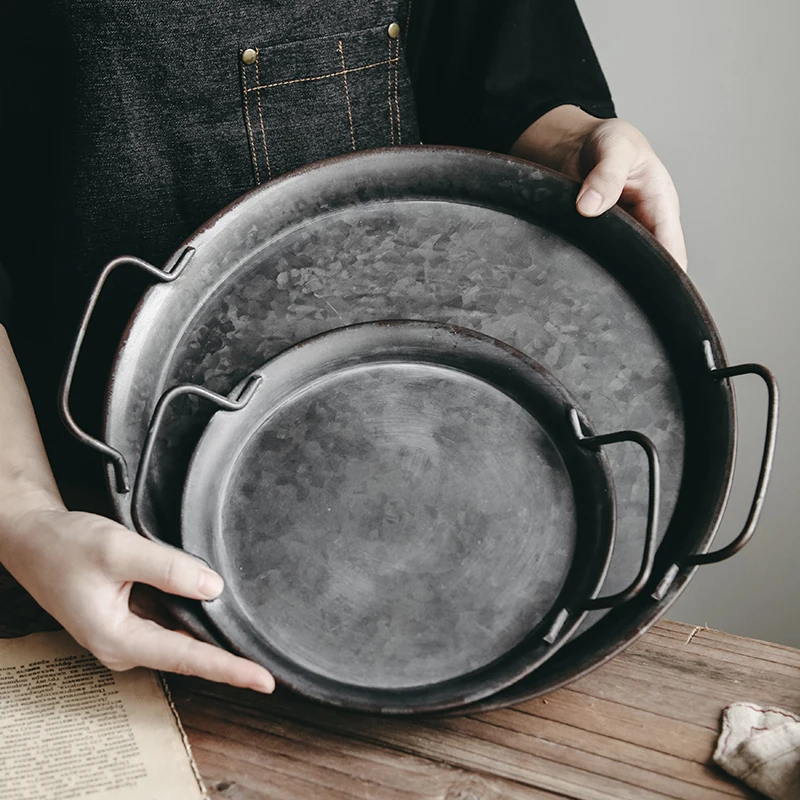 

Imitation old photo props iron belt tray creative household bread plate home furnishing pieces retro net red plate props