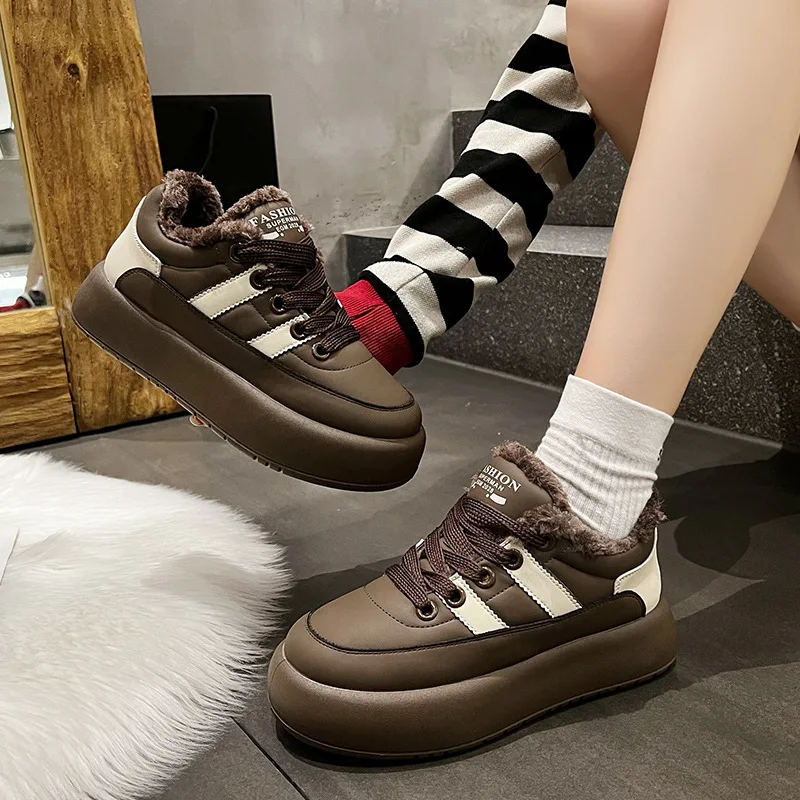 

Thick soled bread shoes 2023 Autumn and Winter New Versatile Soft Leather Soft Sole Casual Shoes Board Shoes plush cotton shoes