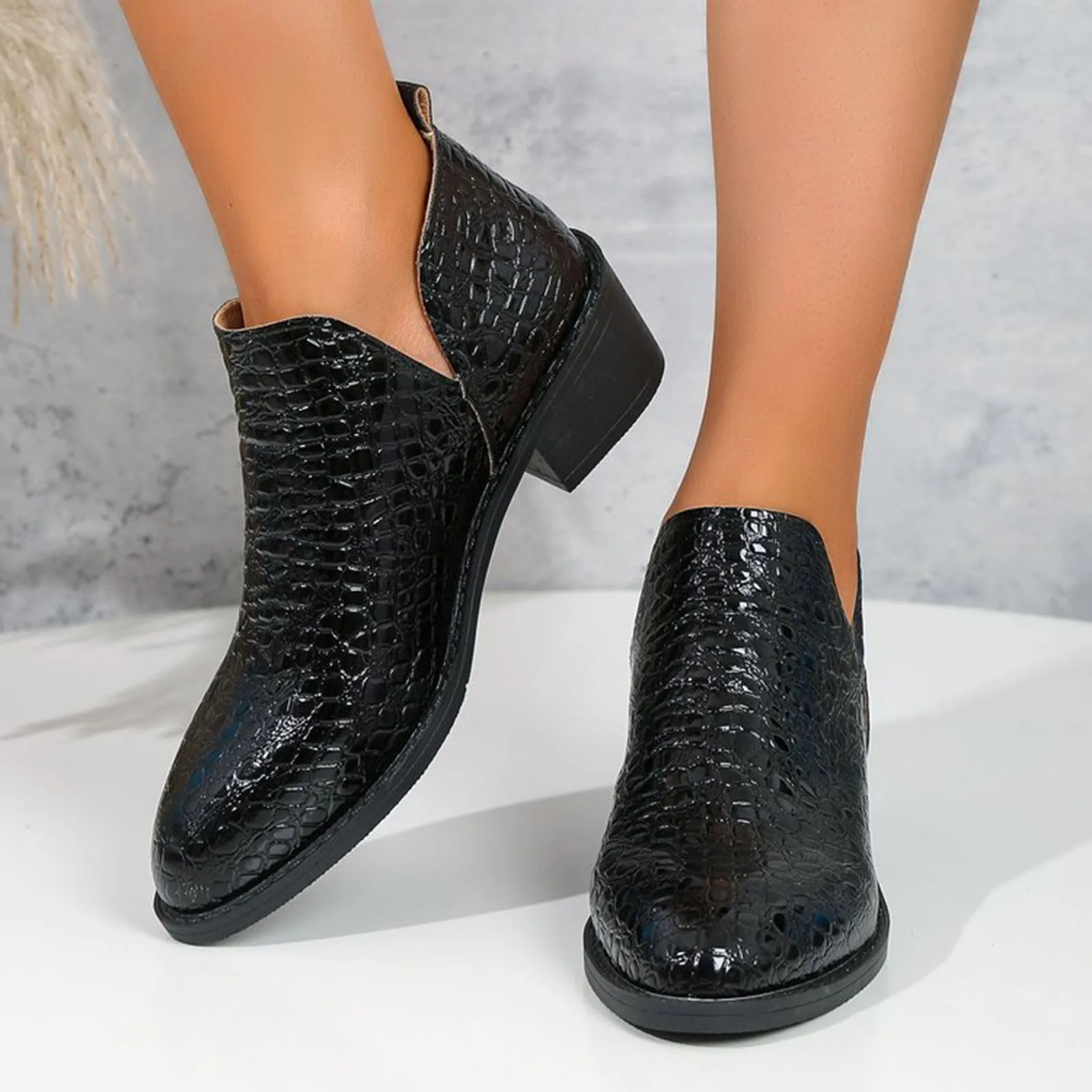 

Ankle Boots Women Leather Flat Bottom Shoes Ankle Girls Boots Snow Booties Footwear Spring Autumn Flat Shoes Ladies Short Bootie