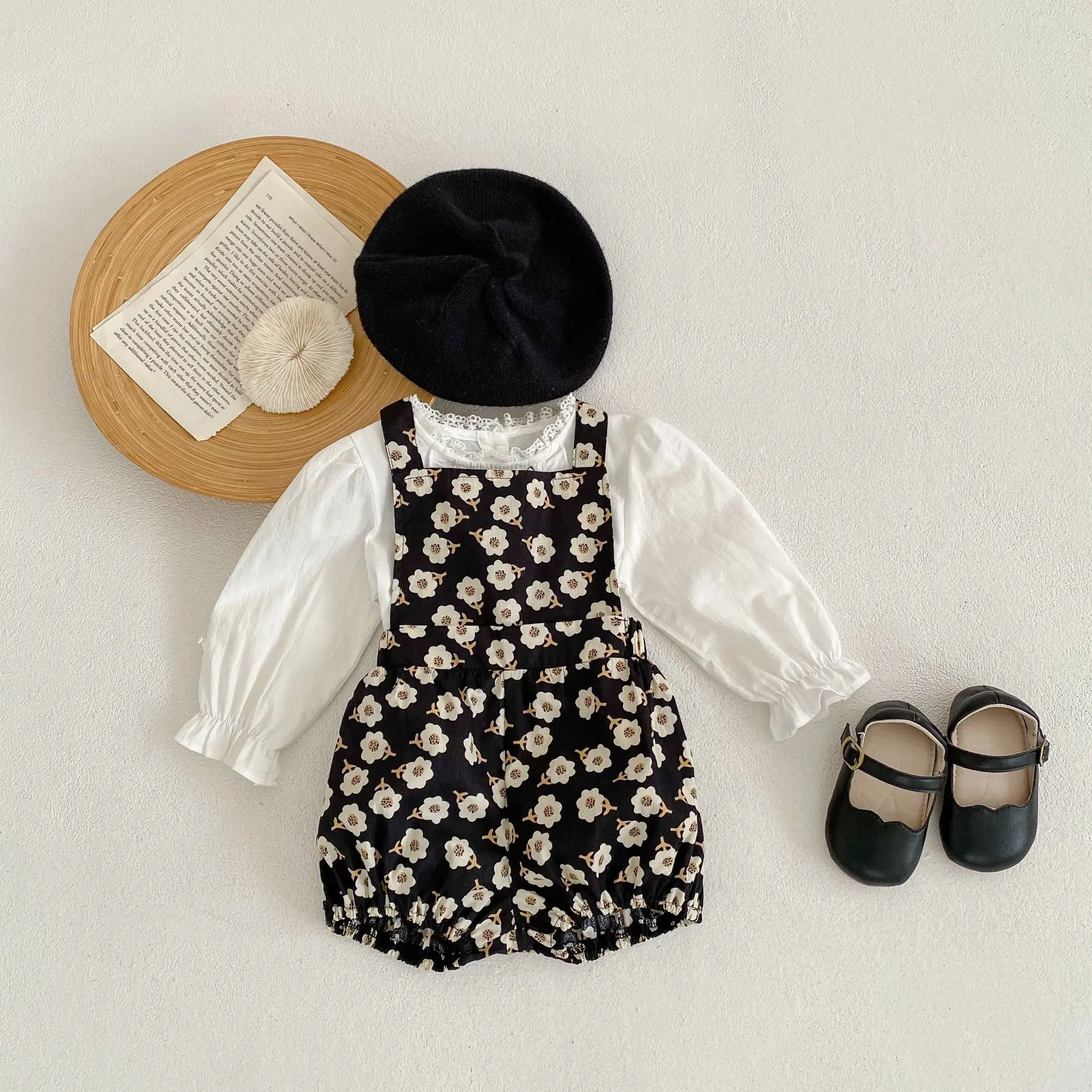 

2023 Spring Fashion Girls Outfits Baby Girls Lace Embroidered Floral Blouse Tops Printed Overalls Toddler Kids 2Pcs Pants Suit