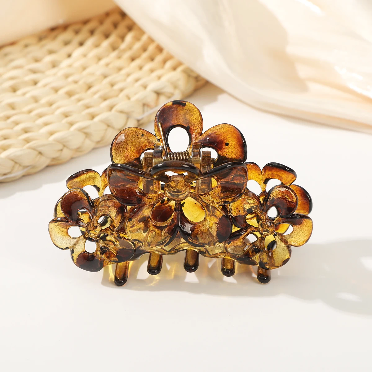 Flower Simple  Claw Hair Clip Black Leopard Pattern Shark Crabs Clip For Girls Women Korean Hair Claw Hair Accessories Hairpin