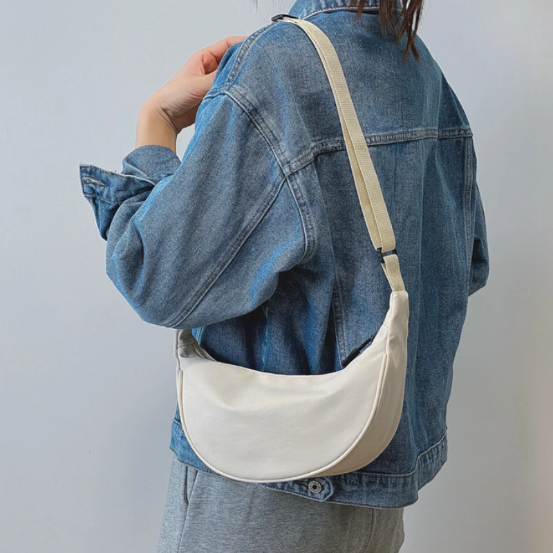 

Fashion Nylon Shoulder Dumpling Bag Light Crossbody Bag Large Capacity Waist Bag Silod Color Half-moon Hobo Bag Shopping Clutch