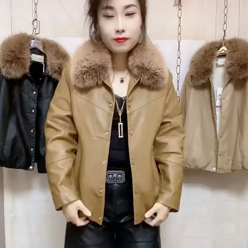 Женское утепленное пальто на флисе, простое модное короткое пальто из искусственной кожи с меховым воротником, осень-зима 2023