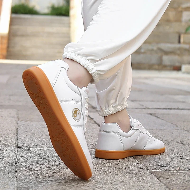 Four Seasons High Quality Train Tai Chi Shoes Women Lightweight Fitness Casual Sneakers Men Non-Slip Kung Fu Martial Arts Shoes
