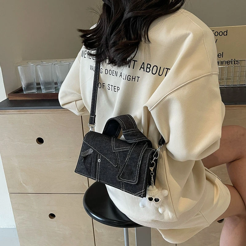 Women's fashionable small handbag, denim single shoulder bag, casual crossbody bag, zippered women's bag with lid, women's bag