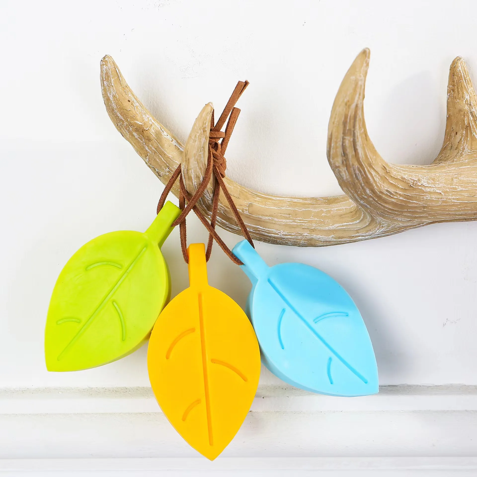 Children's 4-Color Cartoon Leaf Door Stopper Anti-Clip Hand Device Safety Supplies Infant Safety Door Card Silicone Stop Silicone Door Stopper Door Stopper Bumpers Door Stopper Door Finger Pinch Guards