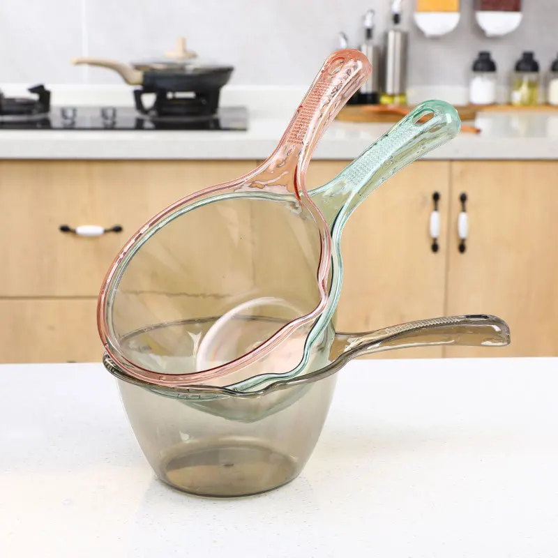 1PC Durable Plastic Water Scoop With Long Handle Durable Transparent Thickened Design For Easy Kitchen And Bathroom Shower Use
