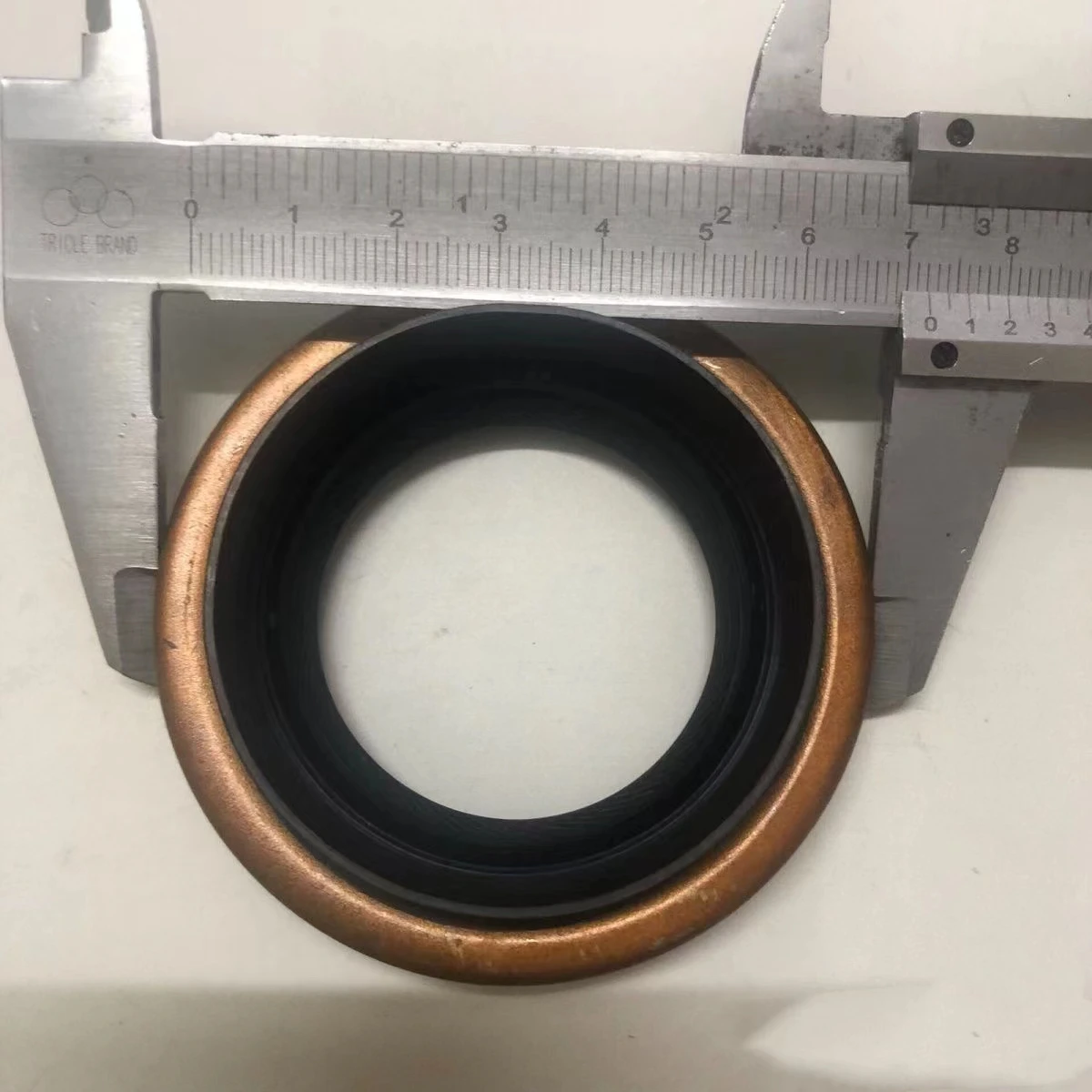 Rear Crankshaft Oil Seal For MITSUBISHI Pajero Montero Sport L200 Triton MR580530 MB160949