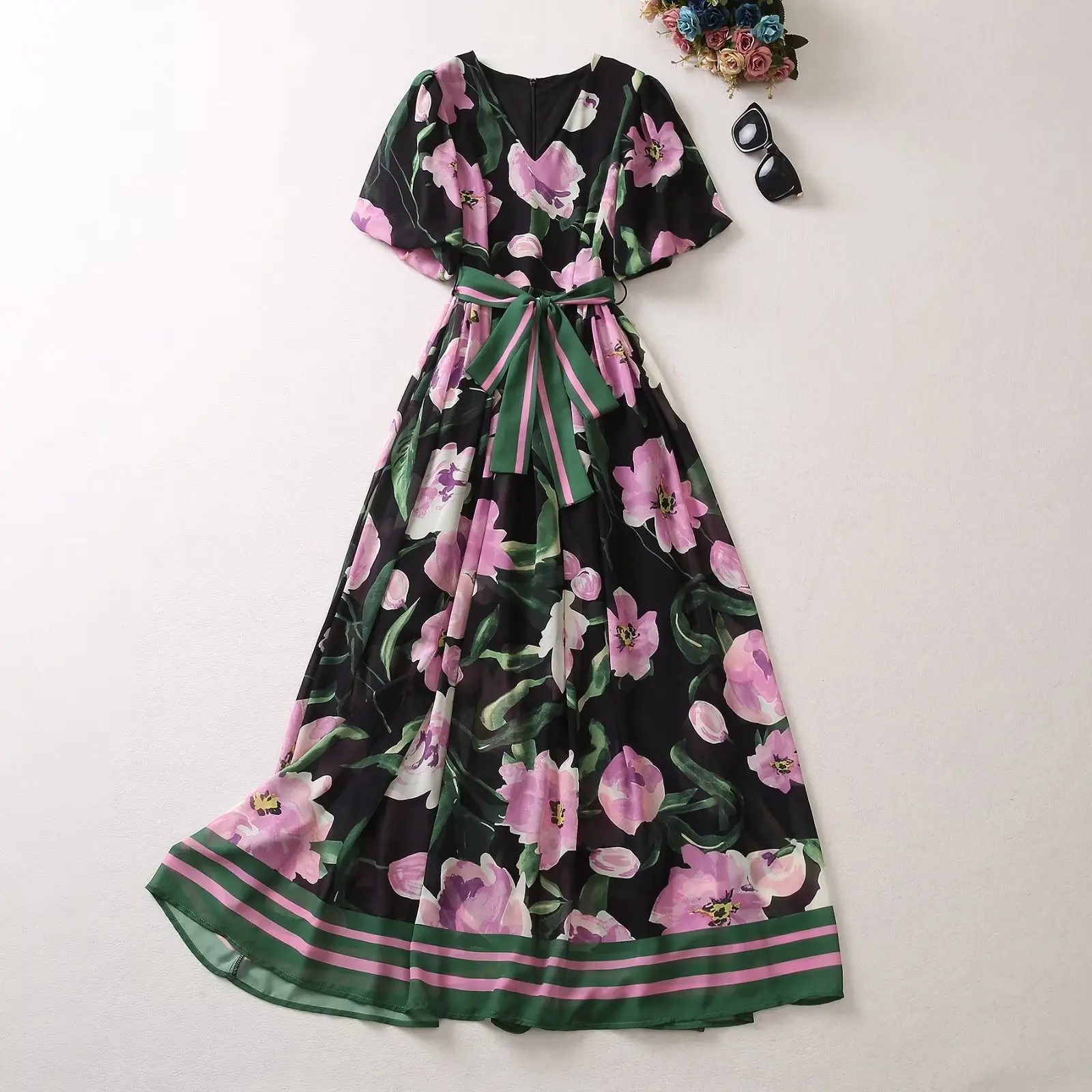

European and American women's dress 2023 summer new style Short sleeve V-neck flower print fashion Pleated dress with belt XXL