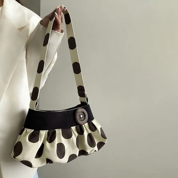 Borsa a Spalla Plissettata da Donna con Bottoni in Legno, Grande Capacità, Stile Y2K, Borsa a Pois con Bottoni, Borsa a Spalla a Forma di Nuvola Plissettata