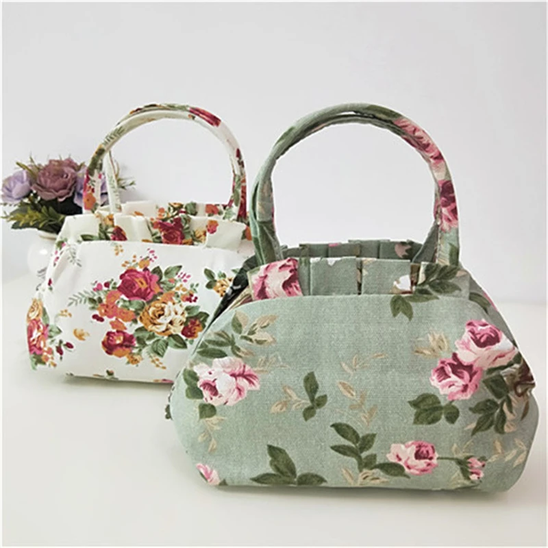 цена Canvas Leisure Ladies Large Capacity Zipper Handbag Fashion Women Flower Bento Ethnic Picnic Bag