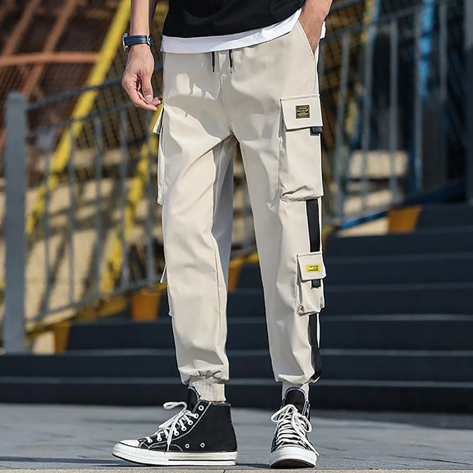 25 Amazing Cargo Pants Outfit Ideas For Men To Try This Year - Instaloverz  | Mens outfits, Jeans outfit casual, Mens streetwear