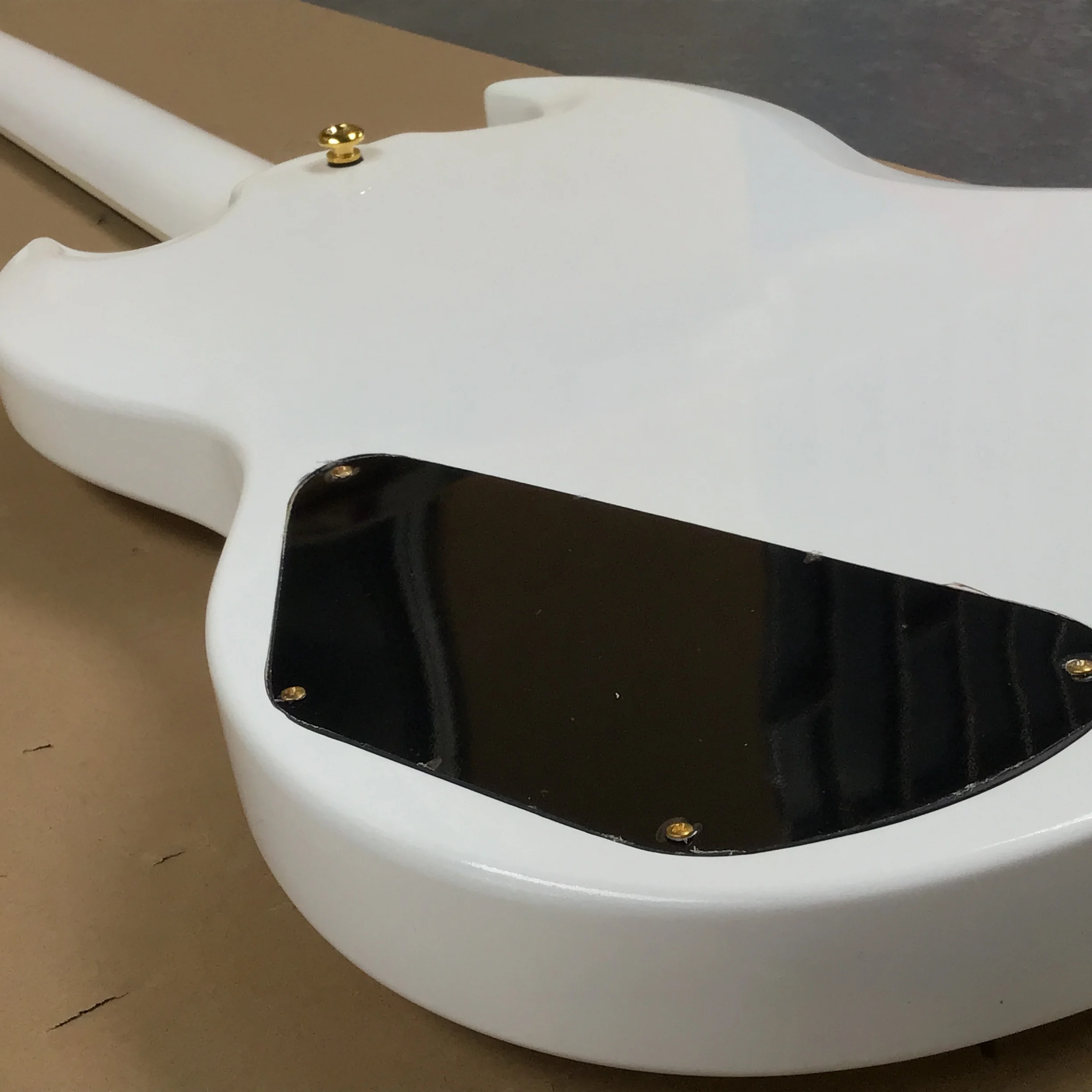 Electric guitar the Body white Color with golden,High Quality Guitarra, factory hot sg in stock