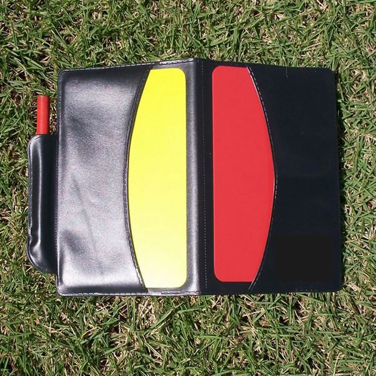 

Referee Set Red Yellow and 2pcs Referee Whistle Judge Flipping for Football Soccer