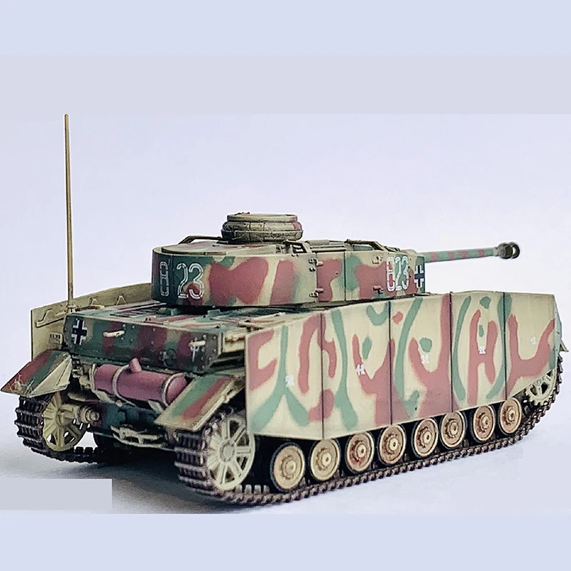 

Die cast plastic model of tank No. 4, 1:72 scale toy gift collection, simulation display, decoration, men's gifts