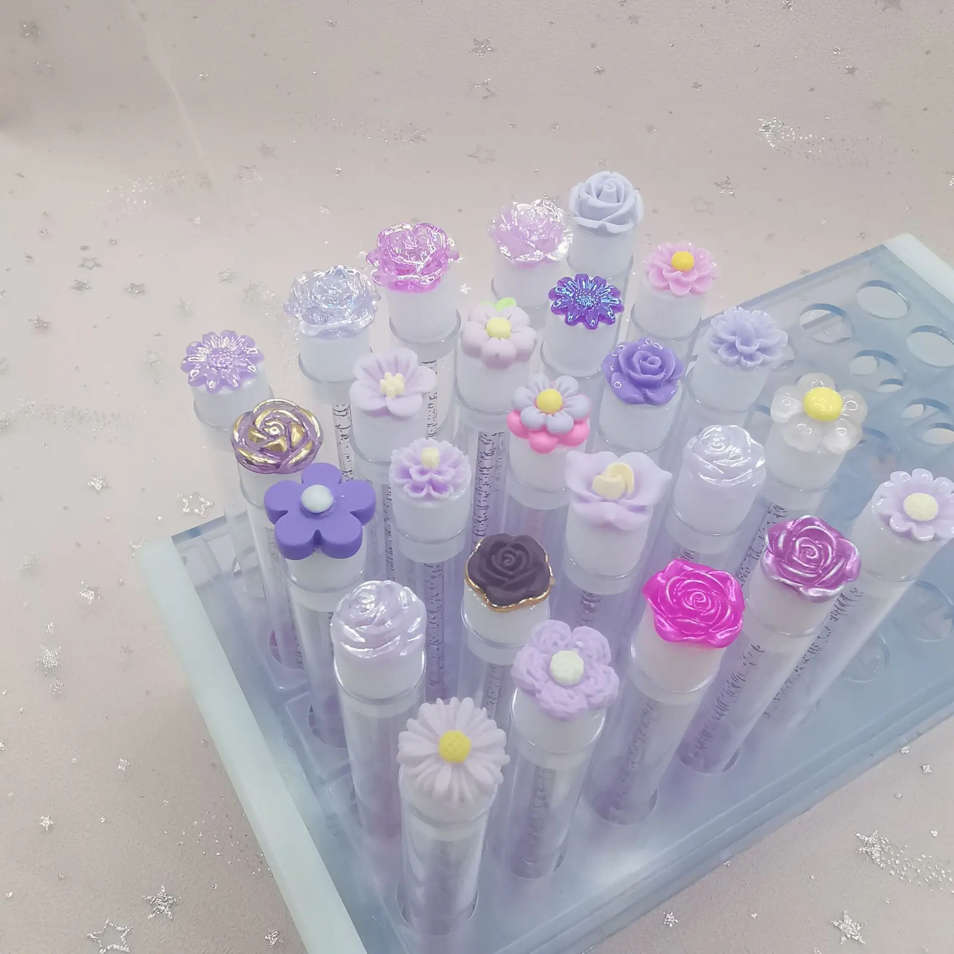 50pcs 재사용 가능한 로즈 속눈썹 브러시 속눈썹 연장을위한 빈 튜브 교체 가능한 마스카라 완드 눈썹 브러시 애플리케이터 방진